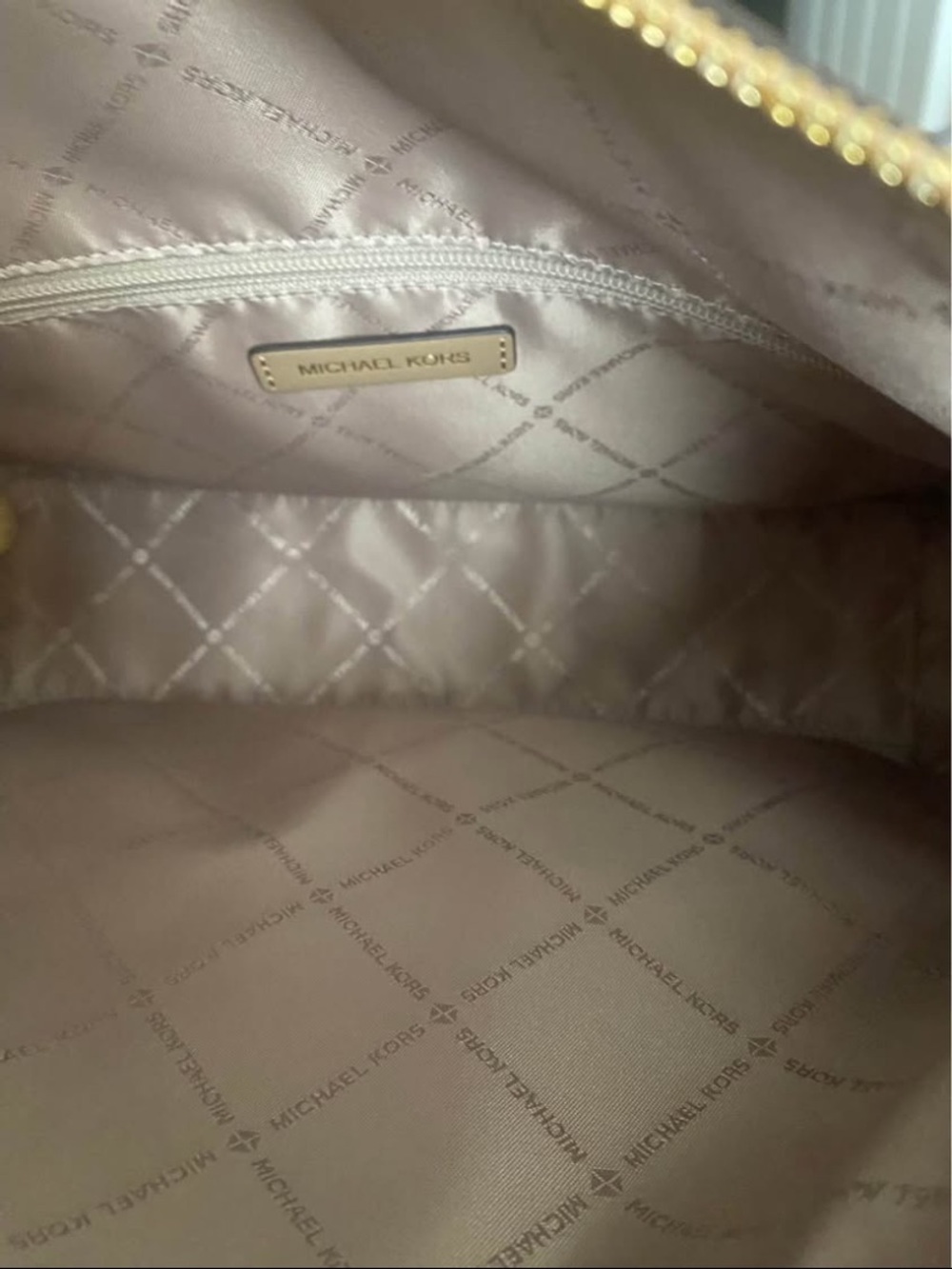 Michael Kors Beige Tan Pebbled Leather Shoulder Bag with Front Pockets - Picture 2 of 3